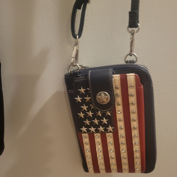 Montana West American Flag Phone Purse with Strap - Picture 5 of 7
